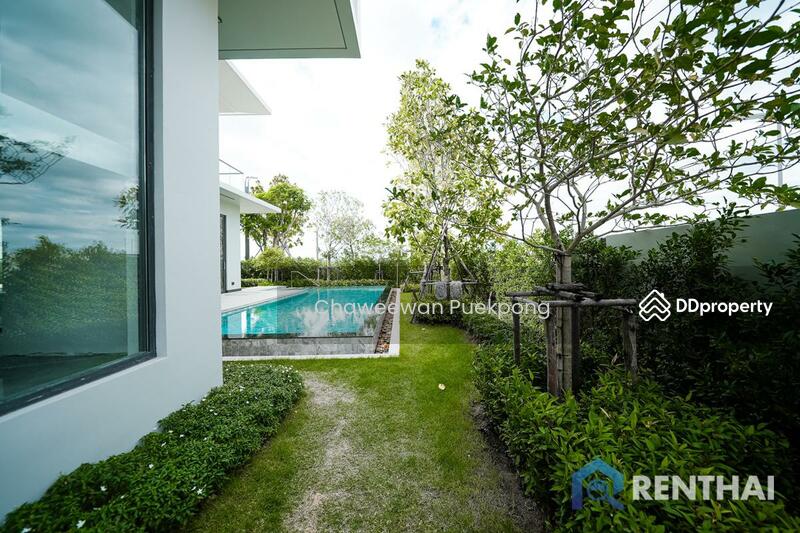 For Sale - Modern Luxury villa for sale in the biggest village in Pattaya., Chon Buri