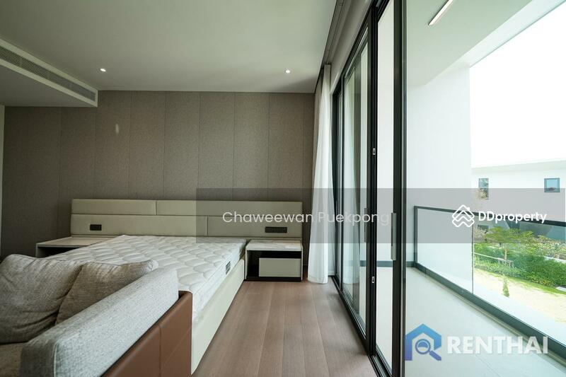 For Sale - Modern Luxury villa for sale in the biggest village in Pattaya., Chon Buri