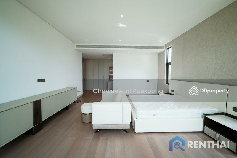 For Sale - Modern Luxury villa for sale in the biggest village in Pattaya., Chon Buri