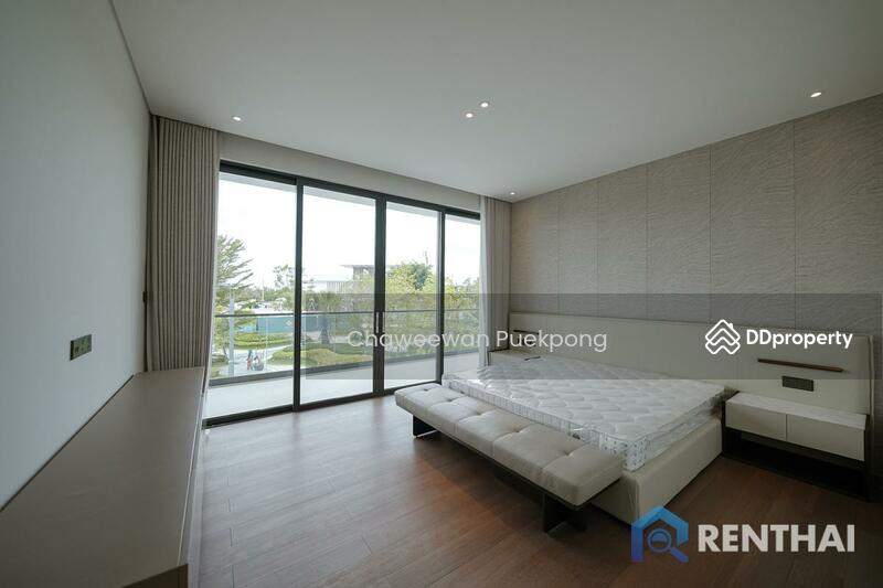 For Sale - Modern Luxury villa for sale in the biggest village in Pattaya., Chon Buri