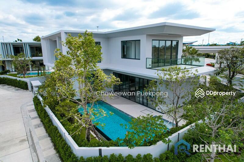 For Sale - Modern Luxury villa for sale in the biggest village in Pattaya., Chon Buri