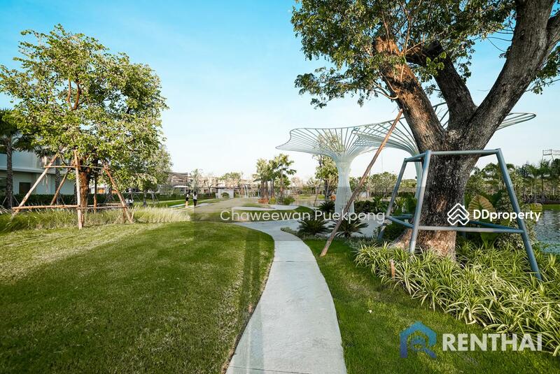 For Sale - Modern Luxury villa for sale in the biggest village in Pattaya., Chon Buri