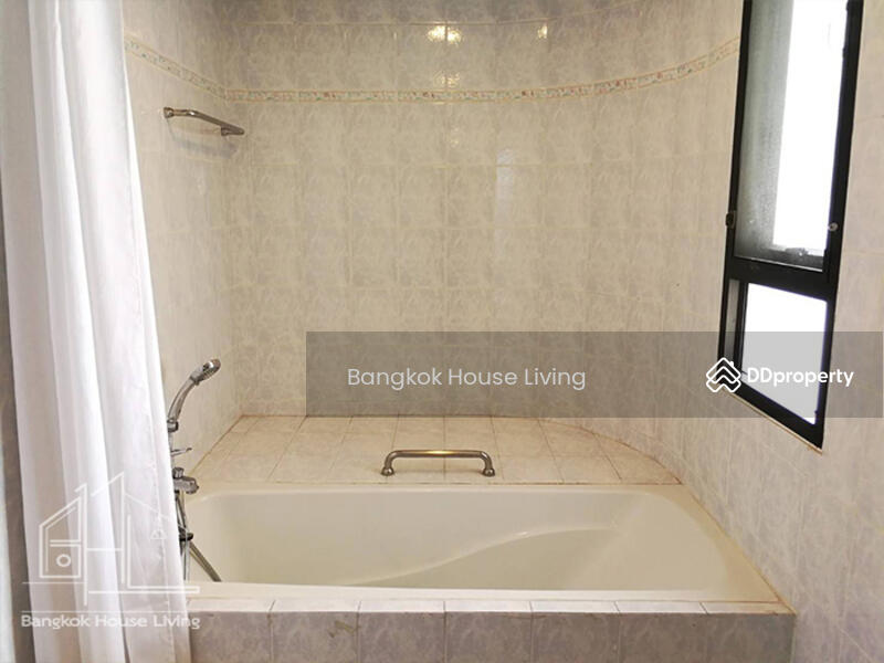 Baan Thai Living Ekkamai, Bangkok, 40 Soi Pridi Banomyong 31, Khlong Tan Nua, Watthana, Bangkok, 4 Bedrooms, 332 sqm, Apartment For Rent, by Bangkok House Living, 11131951 - DDproperty.com