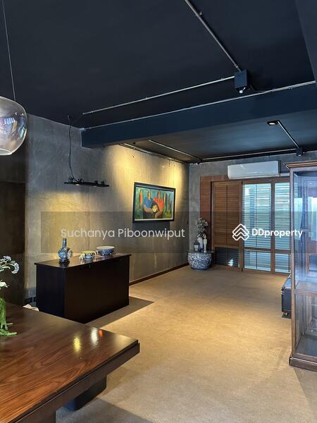 ให้เช่า - Townhouse For Rent Modern Loft Style Ekamai 12 | Pet Friendly, กรุงเทพ