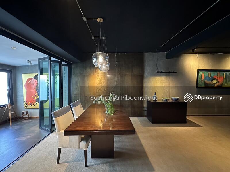 ให้เช่า - Townhouse For Rent Modern Loft Style Ekamai 12 | Pet Friendly, กรุงเทพ