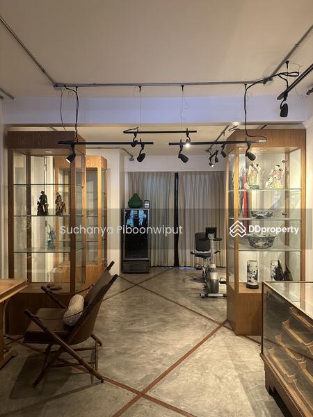 ให้เช่า - Townhouse For Rent Modern Loft Style Ekamai 12 | Pet Friendly, กรุงเทพ