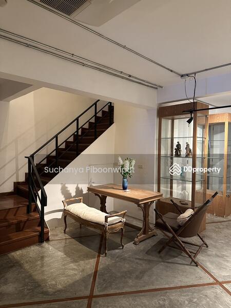 ให้เช่า - Townhouse For Rent Modern Loft Style Ekamai 12 | Pet Friendly, กรุงเทพ