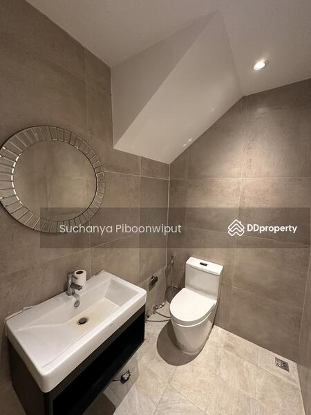 ให้เช่า - Townhouse For Rent Modern Loft Style Ekamai 12 | Pet Friendly, กรุงเทพ