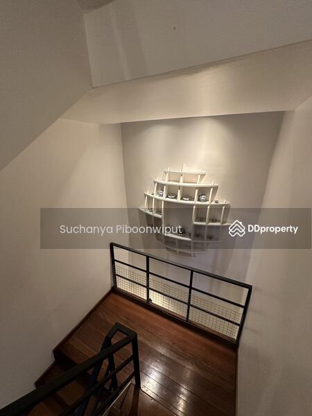 ให้เช่า - Townhouse For Rent Modern Loft Style Ekamai 12 | Pet Friendly, กรุงเทพ
