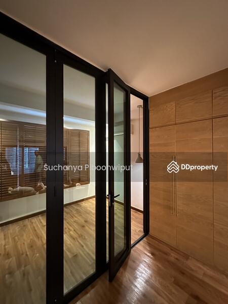 ให้เช่า - Townhouse For Rent Modern Loft Style Ekamai 12 | Pet Friendly, กรุงเทพ