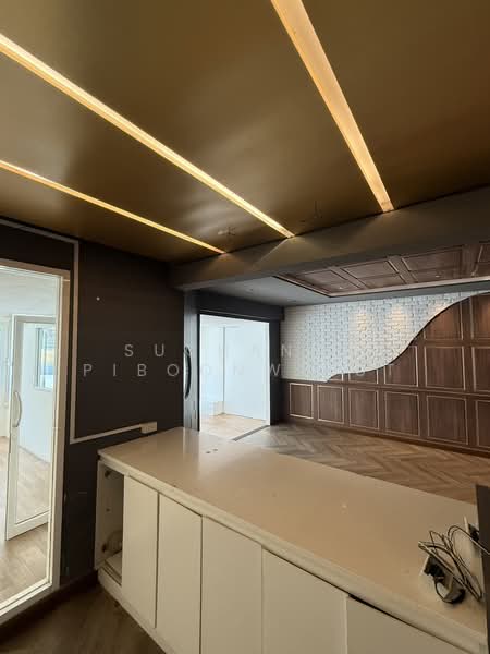 Townhouse For Rent Ekamai 12 Open Shop | Showroom | Cafe | Nail Salon, Bangkok, Ekamai 12, Khlong Tan Nua, Watthana, Bangkok, 2 Bedrooms, 200 sqm, Townhouse For Rent, by Suchanya Piboonwiput, 11136245 - DDproperty.com