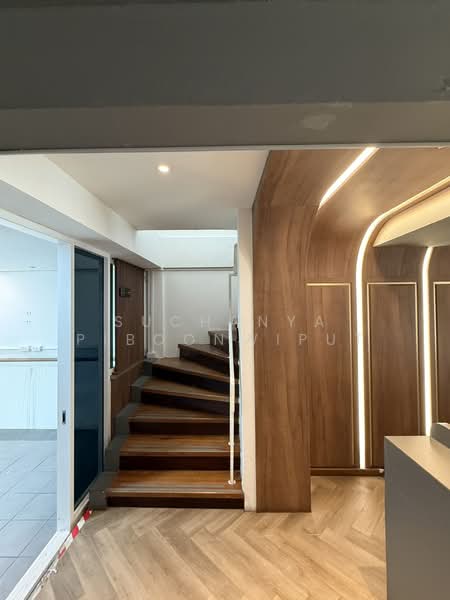 Townhouse For Rent Ekamai 12 Open Shop | Showroom | Cafe | Nail Salon, Bangkok, Ekamai 12, Khlong Tan Nua, Watthana, Bangkok, 2 Bedrooms, 200 sqm, Townhouse For Rent, by Suchanya Piboonwiput, 11136245 - DDproperty.com
