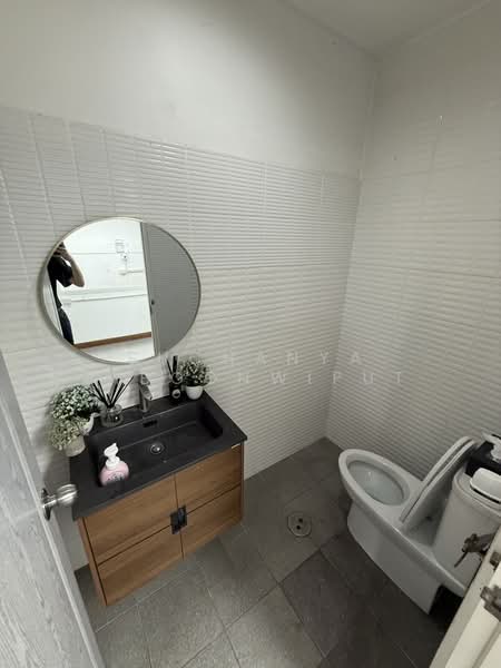 Townhouse For Rent Ekamai 12 Open Shop | Showroom | Cafe | Nail Salon, Bangkok, Ekamai 12, Khlong Tan Nua, Watthana, Bangkok, 2 Bedrooms, 200 sqm, Townhouse For Rent, by Suchanya Piboonwiput, 11136245 - DDproperty.com