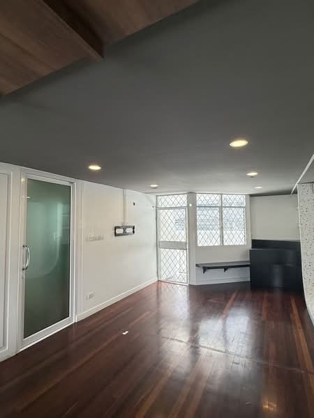 Townhouse For Rent Ekamai 12 Open Shop | Showroom | Cafe | Nail Salon, กรุงเทพ, Ekamai 12, คลองตันเหนือ, วัฒนา, กรุงเทพ, 200 ตร.ม., ทาวน์เฮ้าส์ ให้เช่า, โดย Suchanya Piboonwiput, 11136245 - DDproperty.com