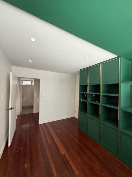 Townhouse For Rent Ekamai 12 Open Shop | Showroom | Cafe | Nail Salon, Bangkok, Ekamai 12, Khlong Tan Nua, Watthana, Bangkok, 2 Bedrooms, 200 sqm, Townhouse For Rent, by Suchanya Piboonwiput, 11136245 - DDproperty.com