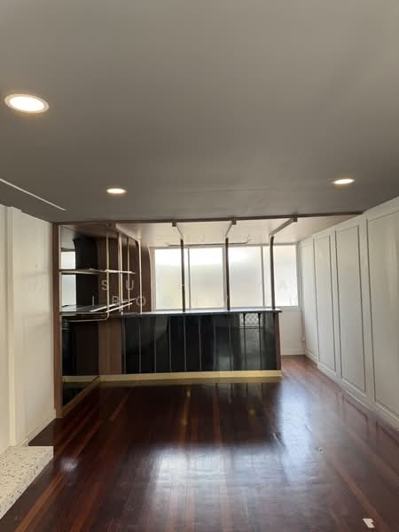 Townhouse For Rent Ekamai 12 Open Shop | Showroom | Cafe | Nail Salon, Bangkok, Ekamai 12, Khlong Tan Nua, Watthana, Bangkok, 2 Bedrooms, 200 sqm, Townhouse For Rent, by Suchanya Piboonwiput, 11136245 - DDproperty.com
