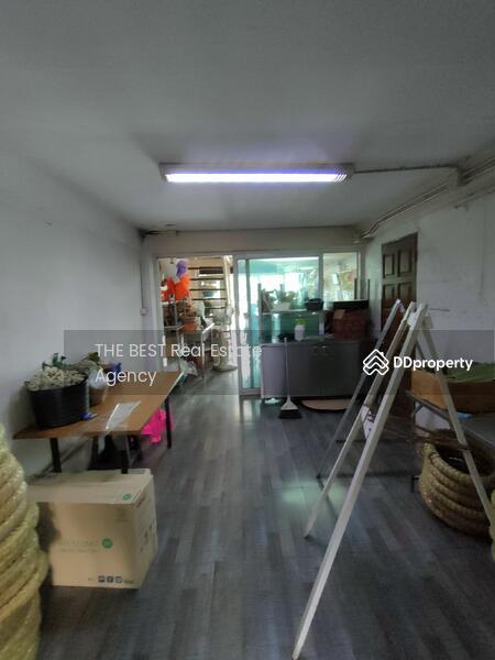 อาคารพาณิชย์ 3 ชั้นครึ่ง ติดถนน ใกล้วัดพระศรีรัตนมหาธาตุบางเขน ใกล้รถไฟฟ้าสถานีวัดพระศรีรัตนมหาธาตุ, กรุงเทพ, บางเขน, อนุสาวรีย์, บางเขน, กรุงเทพ, 250 ตร.ม., กิจการ ให้เช่า, โดย Khun Tassanee, 11136571 - DDproperty.com