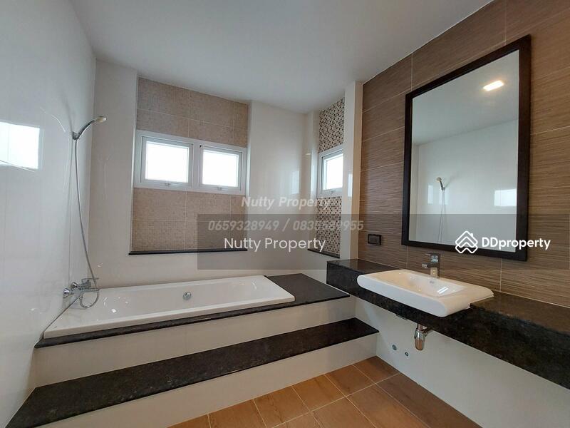 NC Royal Pinklao, Bangkok, Thawi Watthana, Bangkok, 4 Bedrooms, 315 sqm, Single Detached House For Sale, by Nutty Property, 11138903 - DDproperty.com