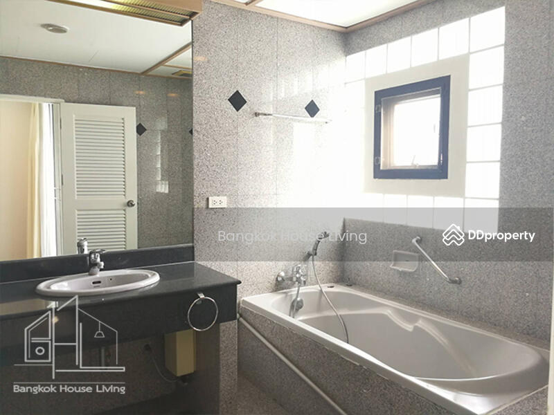 Baan Thai Living Ekkamai, Bangkok, 40 Soi Pridi Banomyong 31, Khlong Tan Nua, Watthana, Bangkok, 2 Bedrooms, 185 sqm, Condo For Rent, by Bangkok House Living, 11140460 - DDproperty.com