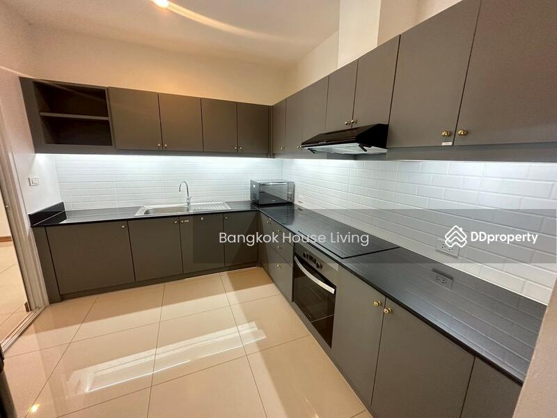 Baan Thai Living Ekkamai, Bangkok, 40 Soi Pridi Banomyong 31, Khlong Tan Nua, Watthana, Bangkok, 3 Bedrooms, 190 sqm, Apartment For Rent, by Bangkok House Living, 11140476 - DDproperty.com