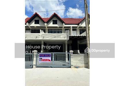 ขาย - ขาย ทาวน์เฮ้าส์ ราคาถูก รีโนเวทใหม่ทั้งหลัง ศรีราชา, ชลบุรี