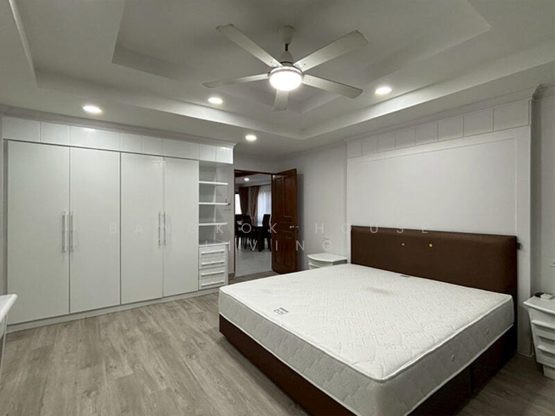 Mitr Mansion, Bangkok, 27 Soi Sukhumvit 31, Khlongtoei Nua, Watthana, Bangkok, 2 Bedrooms, 145 sqm, Condo For Rent, by Bangkok House Living, 11149441 - DDproperty.com