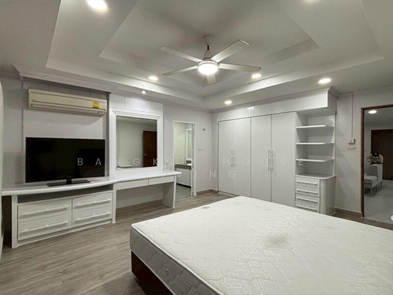 Mitr Mansion, Bangkok, 27 Soi Sukhumvit 31, Khlongtoei Nua, Watthana, Bangkok, 2 Bedrooms, 145 sqm, Condo For Rent, by Bangkok House Living, 11149441 - DDproperty.com