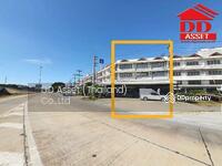 ขาย - ขายอาคารพานิชย์ 3 ชั้นครึ่ง 3 คูหา ติดถนนสายเอเซีย จังหวัดสิงห์บุรี รหัส B8007, สิงห์บุรี