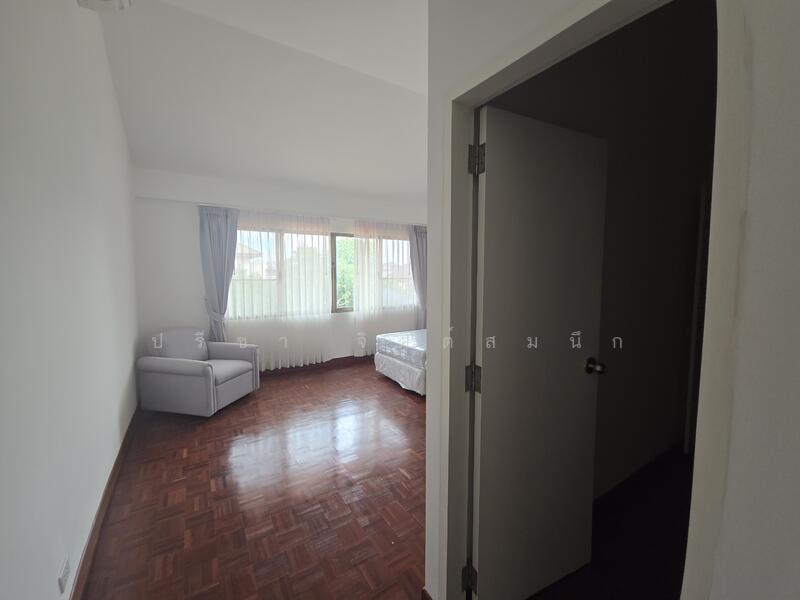 ให้เช่า 1 ห้องนอนบนชั้น 3 ในทาวน์เฮาส์ 3 ชั้น ประมาณ 10นาทีเดินถึง บีทีเอสอารีย์, Pet-Friendly, กรุงเทพ, สามเสนใน, พญาไท, กรุงเทพ, 80 ตร.ม., ทาวน์เฮ้าส์ ให้เช่า, โดย ปรีชา จิตต์สมนึก, 11151533 - DDproperty.com