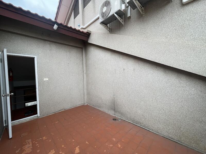 1 Bedroom pet friendly on 3rd floor of 3-STO Townhouse about 10min walk BTS Ari, Bangkok, Samsen Nai, Phaya Thai, Bangkok, 1 Bedroom, 80 sqm, Townhouse For Rent, by ปรีชา จิตต์สมนึก, 11151533 - DDproperty.com