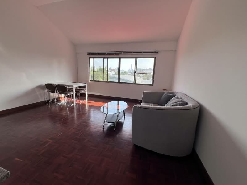 1 Bedroom pet friendly on 3rd floor of 3-STO Townhouse about 10min walk BTS Ari, Bangkok, Samsen Nai, Phaya Thai, Bangkok, 1 Bedroom, 80 sqm, Townhouse For Rent, by ปรีชา จิตต์สมนึก, 11151533 - DDproperty.com