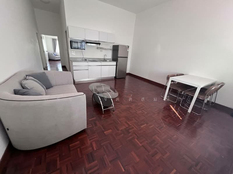 1 Bedroom pet friendly on 3rd floor of 3-STO Townhouse about 10min walk BTS Ari, Bangkok, Samsen Nai, Phaya Thai, Bangkok, 1 Bedroom, 80 sqm, Townhouse For Rent, by ปรีชา จิตต์สมนึก, 11151533 - DDproperty.com