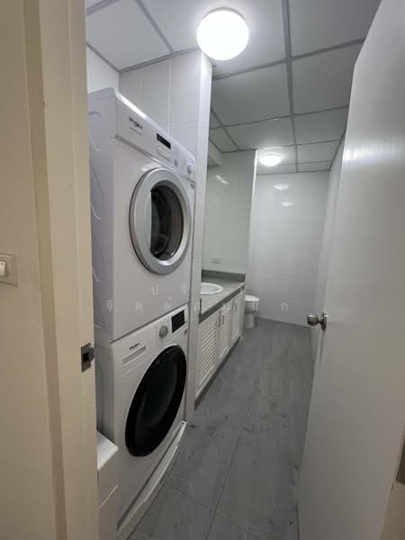 1 Bedroom pet friendly on 3rd floor of 3-STO Townhouse about 10min walk BTS Ari, Bangkok, Samsen Nai, Phaya Thai, Bangkok, 1 Bedroom, 80 sqm, Townhouse For Rent, by ปรีชา จิตต์สมนึก, 11151533 - DDproperty.com