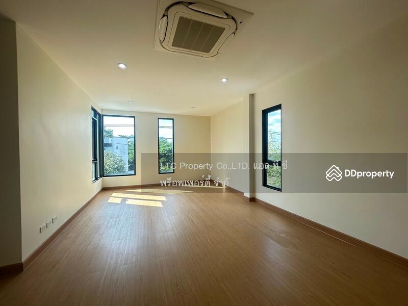 ขาย-ให้เช่าบ้านกฤษดานคร21 พร้อมสระว่ายน้ำส่วนตัว 5 นอน 6 น้ำ 1ห้องใต้ดิน ใกล้ห้างอิเกีย ขาย25 ล้าน, Samut Prakan, บางนาตราด ฝั่งขาออก, Bang Kaeo, Bang Plee, Samut Prakan, 5 Bedrooms, 530 sqm, Single Detached House For Sale, by Khun Aranya, 11152629 - DDproperty.com