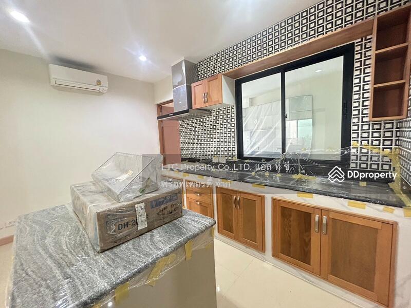 ขาย-ให้เช่าบ้านกฤษดานคร21 พร้อมสระว่ายน้ำส่วนตัว 5 นอน 6 น้ำ 1ห้องใต้ดิน ใกล้ห้างอิเกีย ขาย25 ล้าน, Samut Prakan, บางนาตราด ฝั่งขาออก, Bang Kaeo, Bang Plee, Samut Prakan, 5 Bedrooms, 530 sqm, Single Detached House For Sale, by Khun Aranya, 11152629 - DDproperty.com