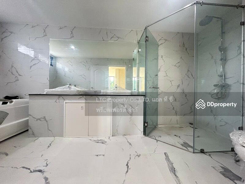 ขาย-ให้เช่าบ้านกฤษดานคร21 พร้อมสระว่ายน้ำส่วนตัว 5 นอน 6 น้ำ 1ห้องใต้ดิน ใกล้ห้างอิเกีย ขาย25 ล้าน, Samut Prakan, บางนาตราด ฝั่งขาออก, Bang Kaeo, Bang Plee, Samut Prakan, 5 Bedrooms, 530 sqm, Single Detached House For Sale, by Khun Aranya, 11152629 - DDproperty.com