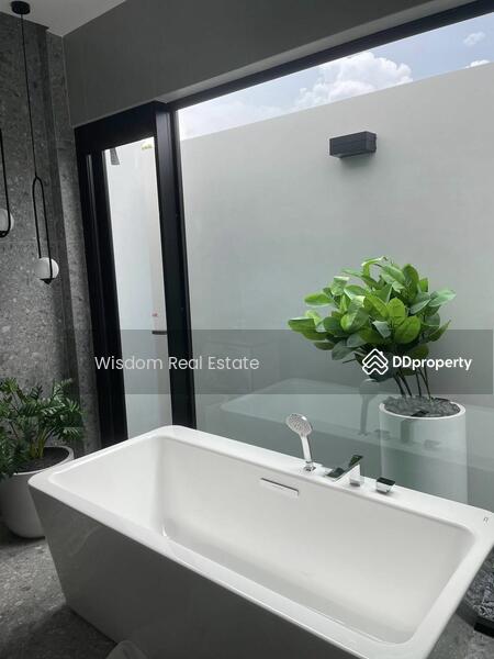 Nantawan Rama 9 - New Krungthepkreetha, Bangkok, Krungthep Kreetha Road, Saphan Sung, Saphan Sung, Bangkok, 4 Bedrooms, 380 sqm, Single Detached House For Sale, by Wisdom Real Estate, 11154052 - DDproperty.com