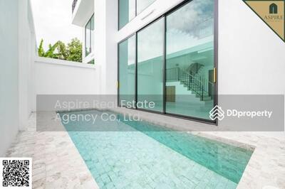 ขาย - ทาวน์เฮ้าส์ 3 ชั้นครึ่งพร้อมสระว่ายน้ำและชั้นดาดฟ้า, กรุงเทพ