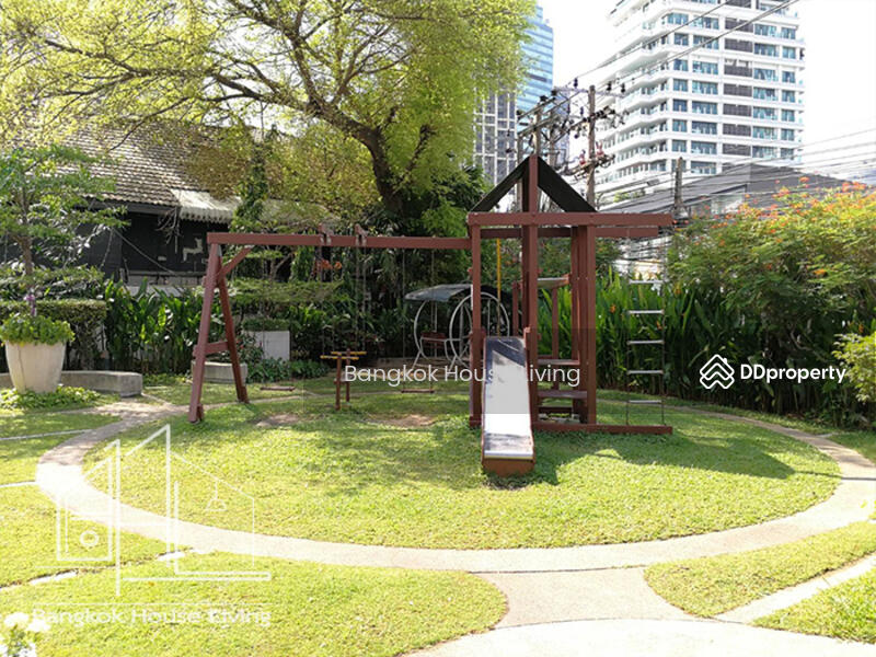 Royal Castle Sukhumvit, Bangkok, 30 Soi Sukhumvit 39, Khlongtoei Nua, Watthana, Bangkok, 3 Bedrooms, 160 sqm, Condo For Rent, by Bangkok House Living, 11156232 - DDproperty.com