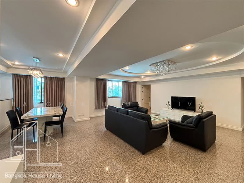 Royal Castle Sukhumvit, Bangkok, 30 Soi Sukhumvit 39, Khlongtoei Nua, Watthana, Bangkok, 3 Bedrooms, 160 sqm, Condo For Rent, by Bangkok House Living, 11156232 - DDproperty.com