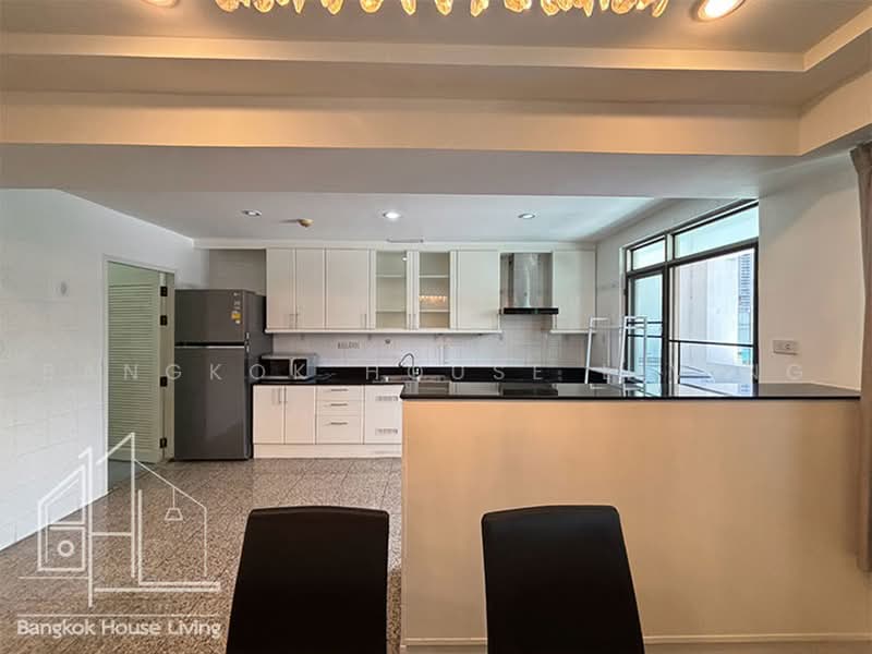 Royal Castle Sukhumvit, Bangkok, 30 Soi Sukhumvit 39, Khlongtoei Nua, Watthana, Bangkok, 3 Bedrooms, 160 sqm, Condo For Rent, by Bangkok House Living, 11156232 - DDproperty.com