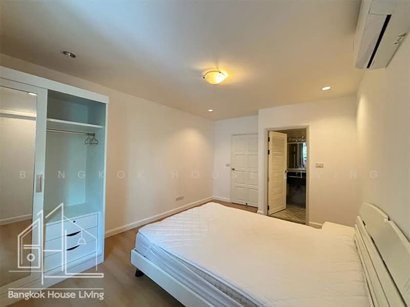 Royal Castle Sukhumvit, Bangkok, 30 Soi Sukhumvit 39, Khlongtoei Nua, Watthana, Bangkok, 3 Bedrooms, 160 sqm, Condo For Rent, by Bangkok House Living, 11156232 - DDproperty.com