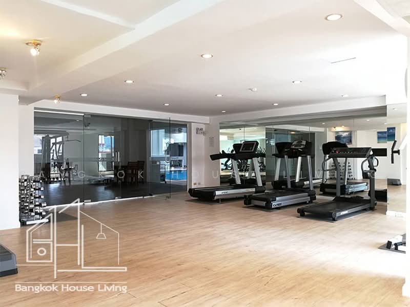 Royal Castle Sukhumvit, Bangkok, 30 Soi Sukhumvit 39, Khlongtoei Nua, Watthana, Bangkok, 3 Bedrooms, 160 sqm, Condo For Rent, by Bangkok House Living, 11156232 - DDproperty.com