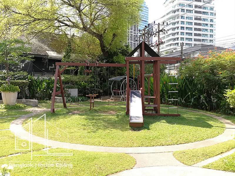 Royal Castle Sukhumvit, Bangkok, 30 Soi Sukhumvit 39, Khlongtoei Nua, Watthana, Bangkok, 3 Bedrooms, 160 sqm, Condo For Rent, by Bangkok House Living, 11156232 - DDproperty.com