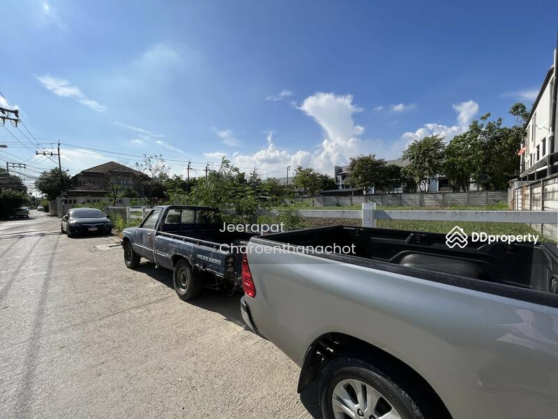 ที่ดินแปลงมุม 1 ไร่, นาคนิวาส 48 แยก 14, กว้าง 40 เมตร ลึก 40 เมตร, 42,000,000.-, (105,000 บาท/ตาราง