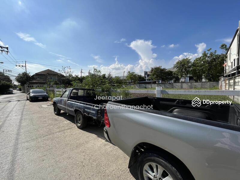 ที่ดินแปลงมุม 1 ไร่, นาคนิวาส 48 แยก 14, กว้าง 40 เมตร ลึก 40 เมตร, 42,000,000.-, (105,000 บาท/ตาราง