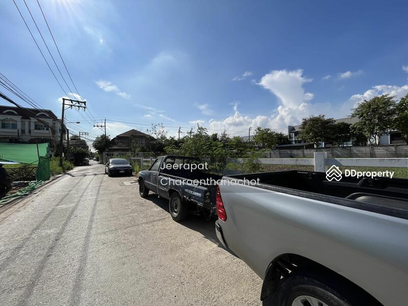 ที่ดินแปลงมุม 1 ไร่, นาคนิวาส 48 แยก 14, กว้าง 40 เมตร ลึก 40 เมตร, 42,000,000.-, (105,000 บาท/ตาราง