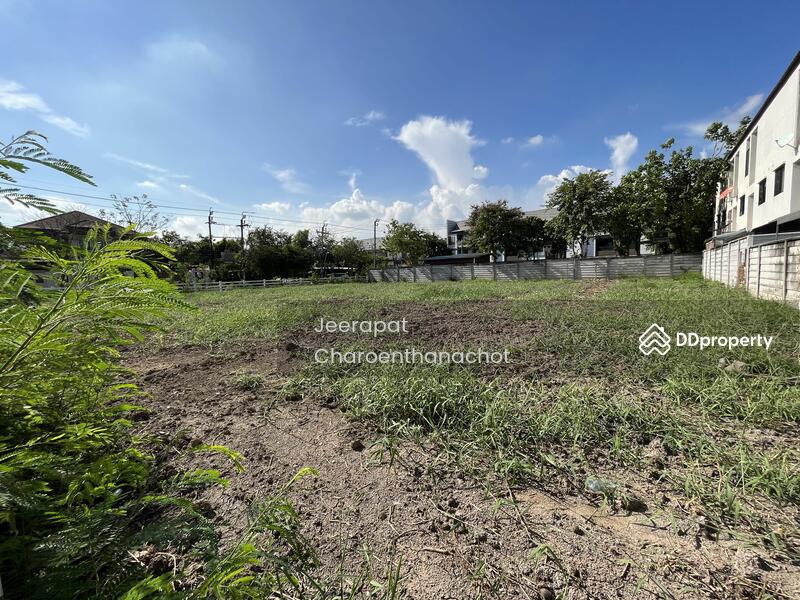 ที่ดินแปลงมุม 1 ไร่, นาคนิวาส 48 แยก 14, กว้าง 40 เมตร ลึก 40 เมตร, 42,000,000.-, (105,000 บาท/ตาราง