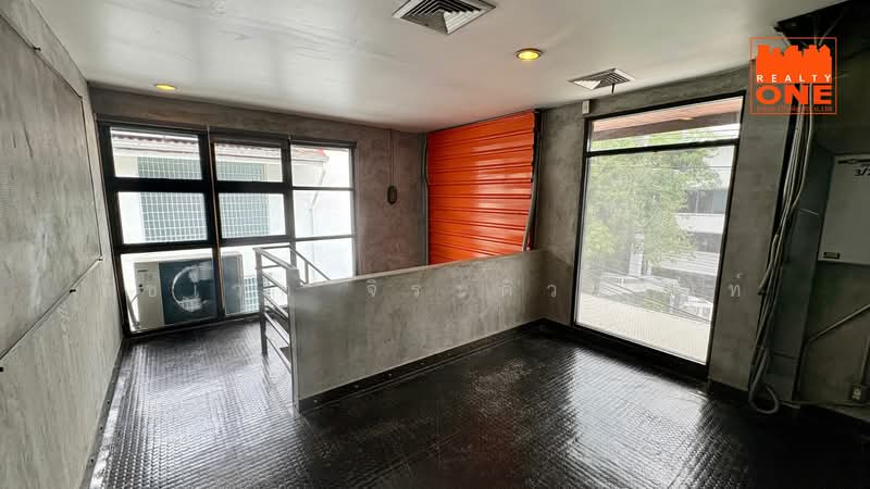 Sriwara Town in Town, Bangkok, Sriwara Road, Phlapphla, Wang Thonglang, Bangkok, 10+ Bedrooms, 1,300 sqm, Townhouse For Sale, by ธัชเวท จิระติวานนท์, 11161470 - DDproperty.com