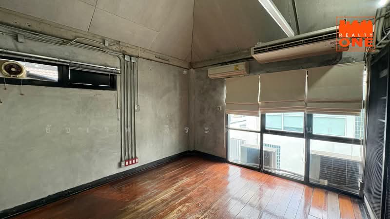 Sriwara Town in Town, Bangkok, Sriwara Road, Phlapphla, Wang Thonglang, Bangkok, 10+ Bedrooms, 1,300 sqm, Townhouse For Sale, by ธัชเวท จิระติวานนท์, 11161470 - DDproperty.com